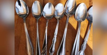 Жінка помітила дивину з ложками і розкрила несподівану таємницю доньки (фото)