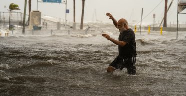 Ураган "Хелен" в США: по меньшей мере 90 жертв, почти 3 млн человек без света (видео)