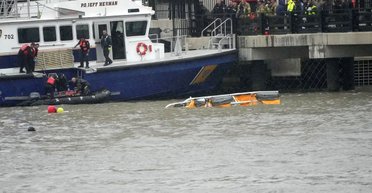 "Разваливался в воздухе": в Нью-Йорке разбился вертолет с гендиректором Siemens в Испании (видео)