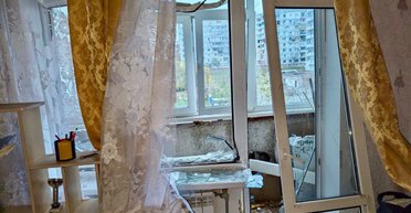 110 безпілотників, ракети та КАБи: РФ здійснила масований удар по Україні, є поранені (фото)