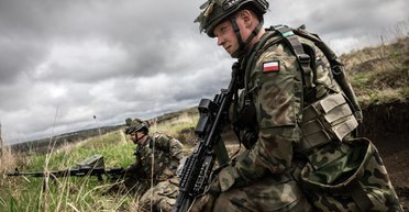 40 тысяч бойцов: Макрон и Туск сговариваются о миротворческих силах в Украине, — СМИ