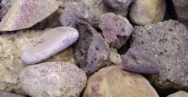 Найбагатший модний дім залізного віку: у ньому робили одяг тільки одного кольору