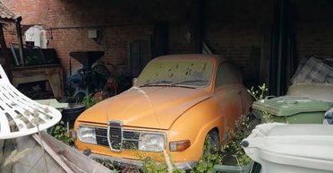 Выносливый "швед": старый Saab 70-х поехал после 32 лет простоя на улице (видео)