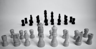 Черное и белое. Трагедия в Днепре показала: украинцы готовы воевать, но не договариваться