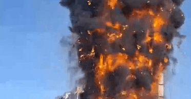 "Эпические кадры": в российской Твери вспыхнула многоэтажка, — росСМИ (видео)