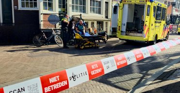 Пятеро раненых: неизвестный с ножом напал на детей в центре Амстердама