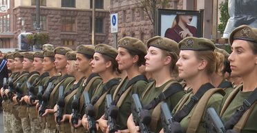 Пять вариантов службы для женщин: как украинок мобилизуют в ВСУ