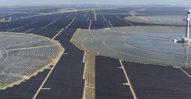 Китай обскакал США и ЕС: страна производит в разы больше энергии и это очень пугает Запад