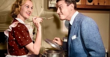 Украинка стала символом новых домохозяек: почему образ традиционной жены беспокоит феминисток