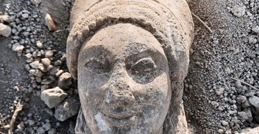 Потрапила далеко від батьківщини: у Вульчі виявили рідкісну статую, проте є нюанс (фото)