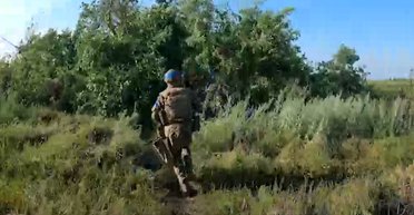 "Бліндажі перевіряємо кулями та гранатами": 3 ОШБр наступає в районі Бахмута (відео)