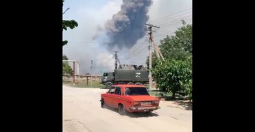 Удар по складах і нафтобазі: у ЗСУ підтвердили успішну атаку по військових об'єктах у Криму (відео)