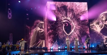 Аншлаговое шоу Монатика "ART оборона". Как артисту удалось попасть в нерв сегодняшнему зрителю