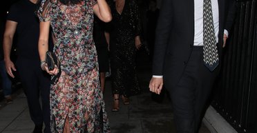 Кейт Мосс прилетела в Париж с 36-летним бойфрендом (фото)