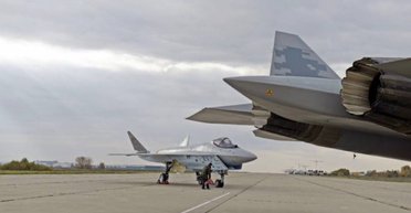 В сети появилось уникальное фото Су-75 Checkmate: почему "засветили" новейший истребитель РФ