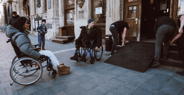 "Ми повинні це змінити": Маша Єфросиніна знялася в інклюзивному тревел-шоу (відео)