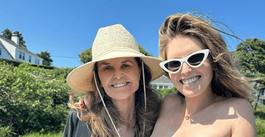 Вагітна дочка Арнольда Шварценеггера поділилася знімками відпочинку зі своєю матір'ю (фото)