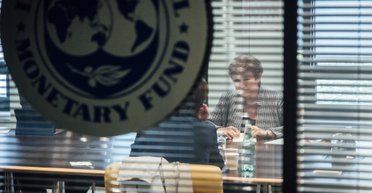 Чиновники та інфраструктурний терор: як Меморандум із МВФ призведе до зростання тиску та втручання в економіку