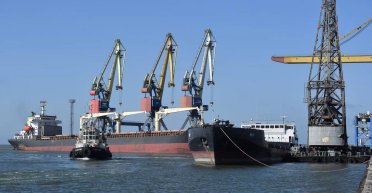 Погана новина: до Маріупольського порту вперше зайшов російський балкер морського класу (фото)