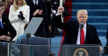 Миллиард за порезанную речь: Трамп заявил, что он "обязан" подать в суд на BBC