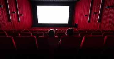 Кінотеатри закриються, актори дубляжу страйкуватимуть: експерти про наслідки закону про англійську