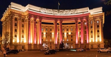 Несоседские отношения. Чего добилась Украина на международной арене в 2018 году