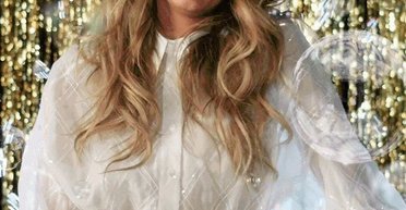 Блейк Лайвлі знову одягла весільну сукню (фото)