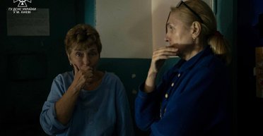 В Киеве, спасаясь от пожара, женщина выпрыгнула из окна и погибла, — ГСЧС (фото)