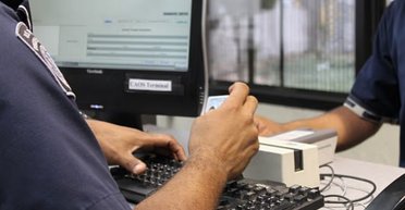 Сбой в системе: туриста обвинили в 14-летнем проживании, которого никогда не было