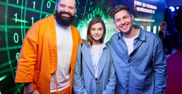 Владимир Остапчук, Виктор Павлик и Евгений Кот появились на премьере "Первого кода" (Фоторепортаж)