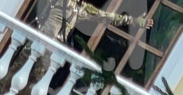 Стрілянина в Підмосков'ї: озброєний сибіряк захопив будинок Януковича і відкрив вогонь по силовиках