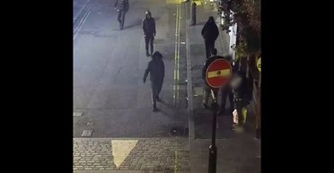 Краж стало меньше: в Лондоне копы притворяются пьяными, чтобы ловить преступников (видео)