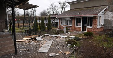 Насчитали до 20 взрывов: в Белгороде работает ПВО, есть разрушения (фото, видео)