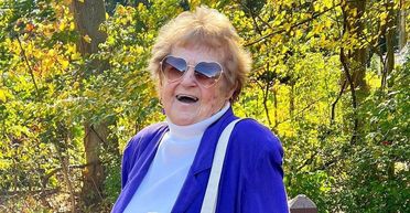 "Ніхто не заткне мені рота": 94-річна найвідоміша бабуся інтернету пішла від свого кавалера (фото)