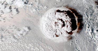 Отражались вокруг планеты шесть раз: вулкан Тонга породил самые быстрые волны на Земле