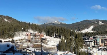 Середній чек 2000, а ресторани забиті: Дьомін показав, що коїться в Буковелі (фото)