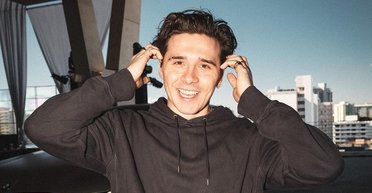 Старый Land Rover Defender Бруклина Бекхэма выставили на аукцион