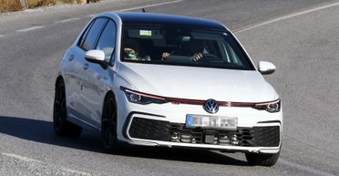 Новый Volkswagen Golf 2024 заметили на дорогах до премьеры (фото)