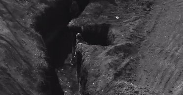 "За вас молятся": бойцам ВСУ на передовой с дрона сбрасывали освященные в Киеве куличи