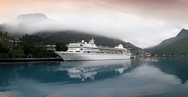 Подружжя вирушило у 15-річний навколосвітній круїз, щоб заощадити і жити в розкоші