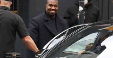 Канье Уэст проживает в квартире без охраны и шеф-повара