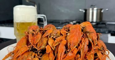 Как правильно сварить раков: рецепт от кулинарного блогера из Одессы (видео)