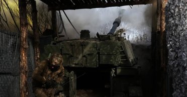 ЗС РФ кинули на штурм Часового Яру колону бронетехніки: чим закінчилася атака (відео)