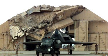 Удар України по Су-57: в США задумалися про захист бойової авіації від дешевих БПЛА