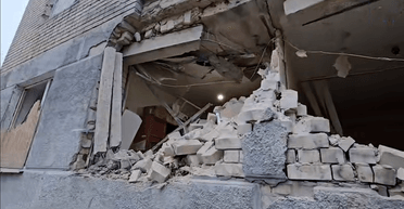 РФ обстреляла перинатальный центр в Херсоне: в момент удара врачи принимали роды (видео)