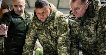 Не только Залужного: Зеленский может отправить в отставку начальника Генштаба Шапталу, — УП