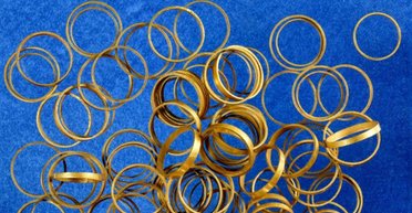 В ​​Румынии обнаружили огромный клад золотых колец, похороненных рядом с древней дворянкой