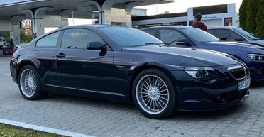 Их выпустили всего 116: в Украине заметили очень редкий спорткар BMW 2000-х (фото)