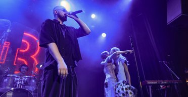 Анастасія Цимбалару з'явилася на великому концерті дуету "Очі в Очі" в Києві (фоторепортаж)