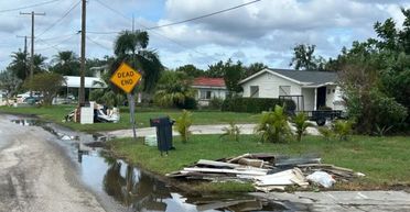 Немає жодної душі: місто в США за день до "урагану століття" стало пустелею (фото)